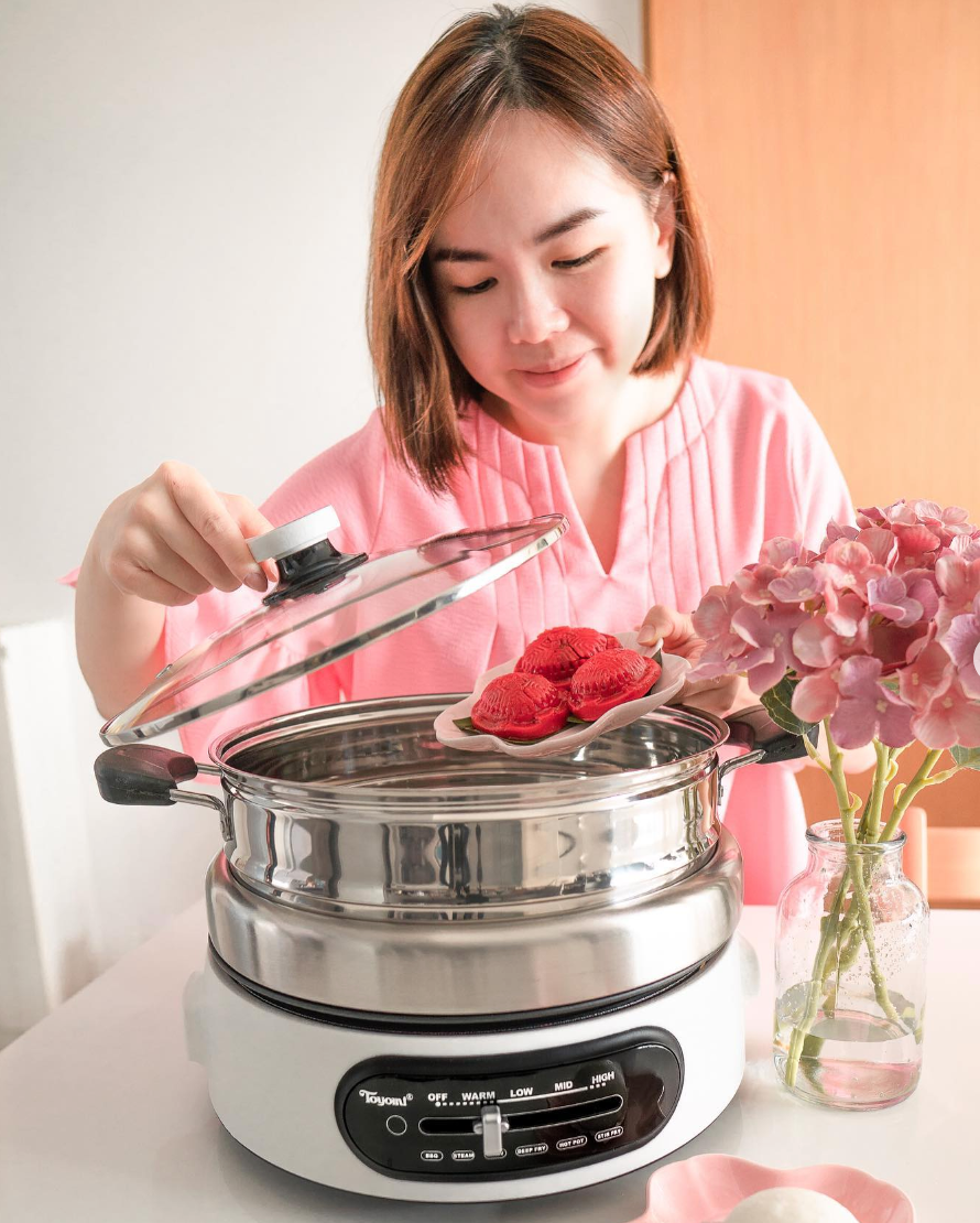 TOYOMI Stainless Steel Multi Cooker with Grill Pan 4.5L MC 6969SS By Panda Valeris