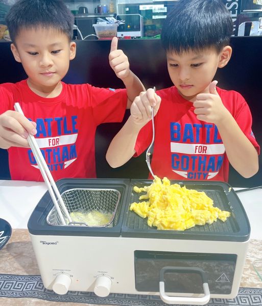 Toyomi Cozy Cooker NEW Multi Cooker For 1-2 Pax BF 1000 By Vanessa Neo