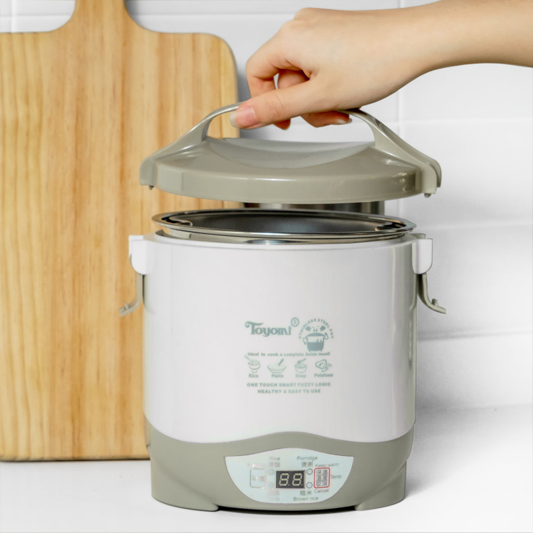 TOYOMI 0.6L Mini Rice Cooker with Stainless Steel Pot RC 616