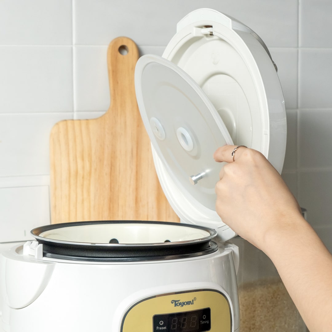 TOYOMI 0.75L Electric Rice Cooker / Warmer RC 1603 - TOYOMI